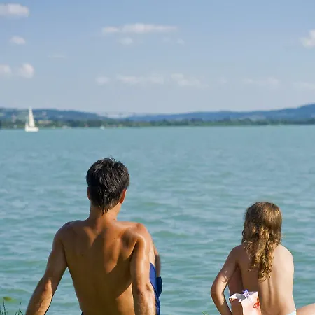 Holiday Home Club Tihany-5 בית נופש טיהאני